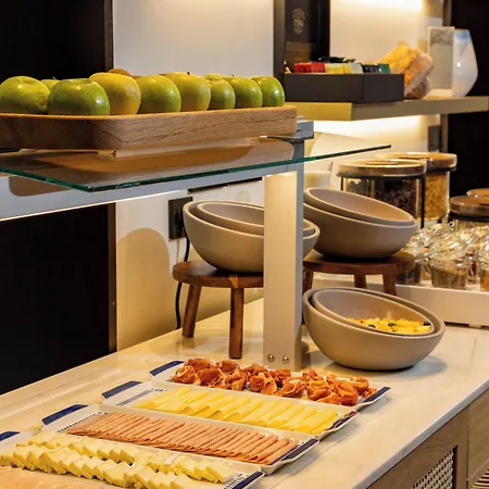Arts Porto, Tapestry Collection By Hilton 4*