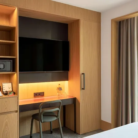 Arts Porto, Tapestry Collection By Hilton