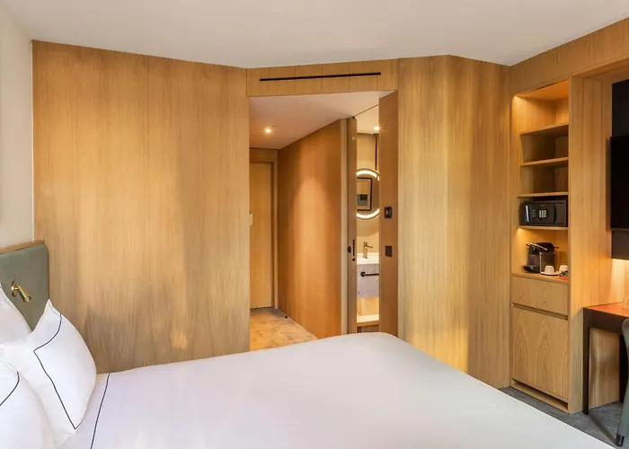 Arts Porto, Tapestry Collection By Hilton Hotell