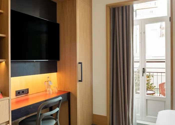 Arts Porto, Tapestry Collection By Hilton