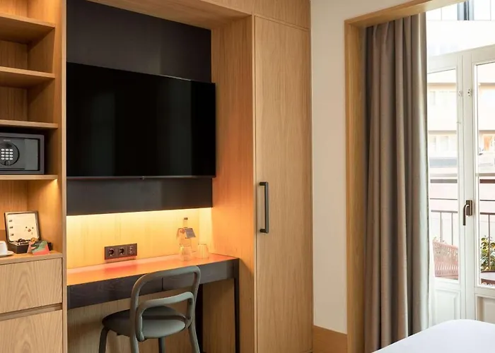 Arts Porto, Tapestry Collection By Hilton